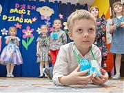 Przedszkolaki z 4 Słoni występują dla Babć i Dziadków. 7 lutego 2020 r.